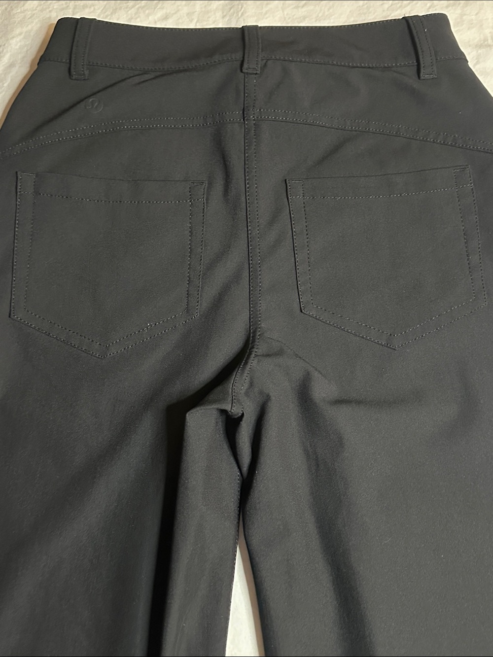 Lululemon City Sleek 5 Pocket Wide-Leg
High Rise 7/8 Length Pant Size 25 - Picture 6 of 12